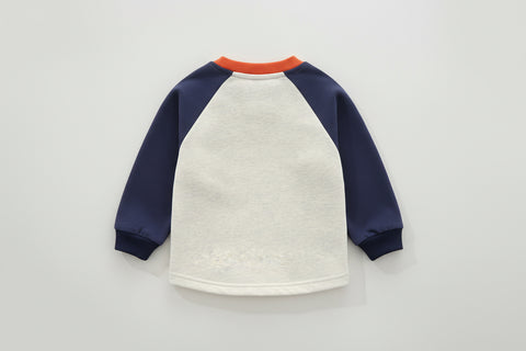 كنزة قطنية بطبعة سيارات مرحة