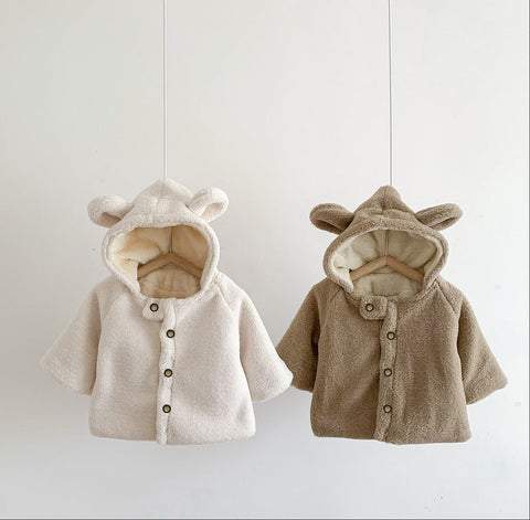 Topla in udobna flis jakna s kapuco