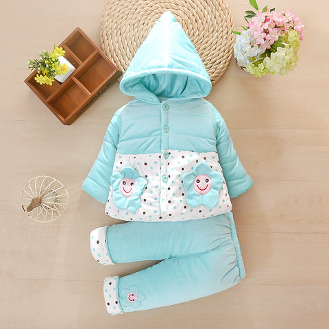 Conjunto de chaqueta acolchada con capucha y pantalones cálidos