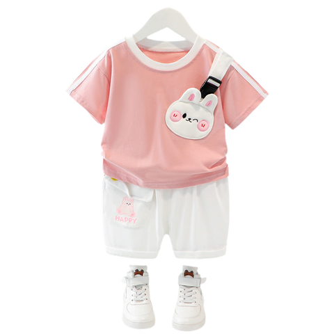 طقم تي شيرت وشورت بتفاصيل رقعة بنقوش مرحة