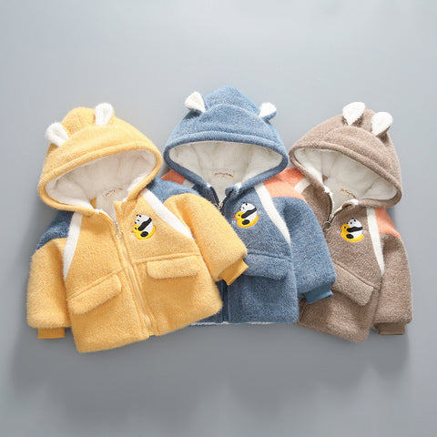 Topla flis jakna s kapuco in našitom pande