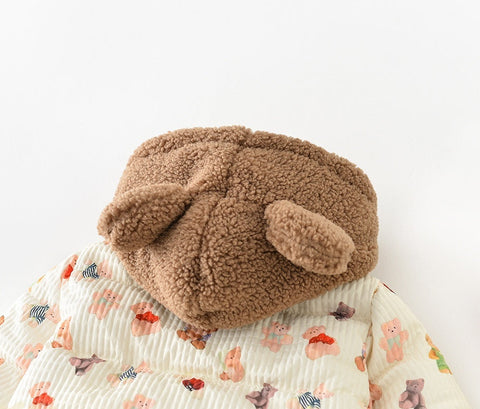 Prijetna žametna jakna s kapuco z medvedjimi ušesi