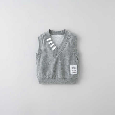 Set aus T-Shirt, Hemd, Weste, Mantel und Hose mit minimalistischen Streifen