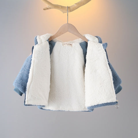 Topla flis jakna s kapuco in našitom pande