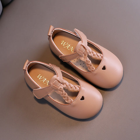 حذاء أطفال من الجلد الناعم مزود بحزام بإبزيم