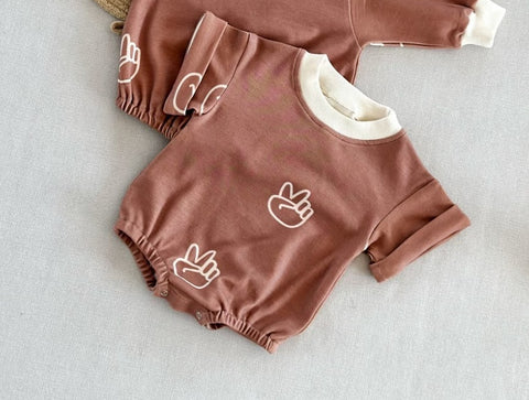 Niedlicher Strampler aus weicher Baumwolle mit Cartoon-Print