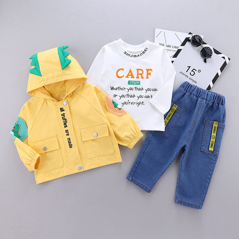 Set aus Jacke, T-Shirt und Jeans mit Dinosaurier-Print