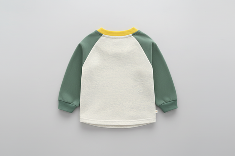 كنزة قطنية بطبعة سيارات مرحة